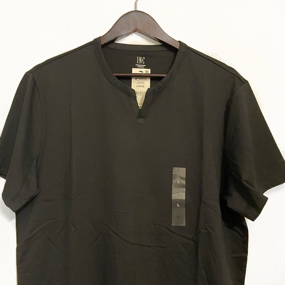 International Concepts Men's Deep Black V-Neck Short Sleeve Tee in Large NWT